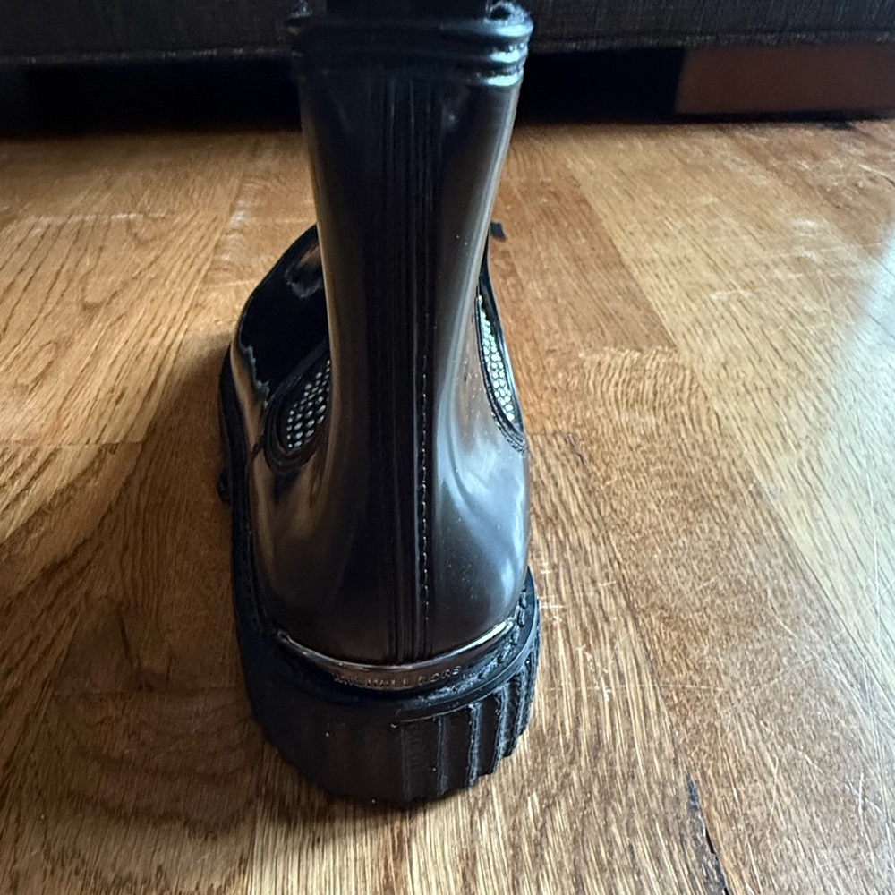 MICHAEL Michael Kors. Lulu Rain boot. Black. Size 8. - Picture 10 of 12